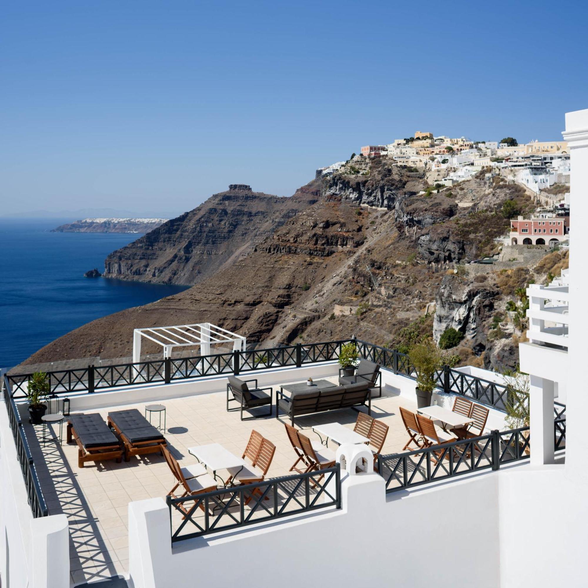 Firalia, Casa In Rock Suites *